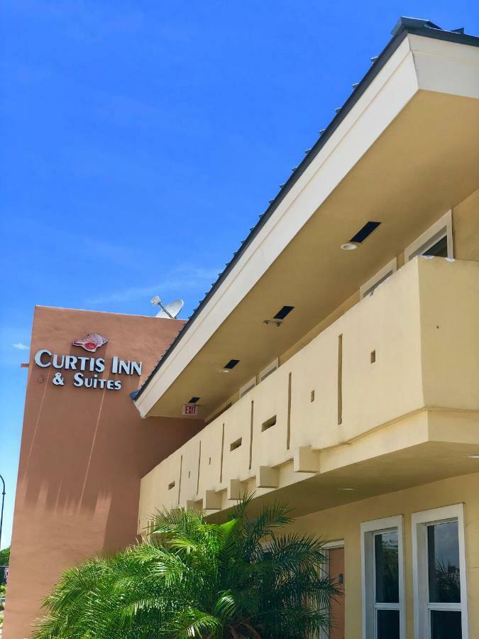 הוליווד Curtis Inn & Suites מראה חיצוני תמונה